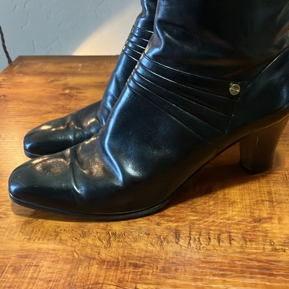 Sold - Picture 2 of 14